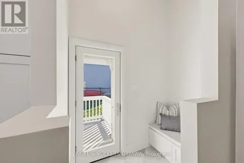 35 Mackay Street Ottawa ON K1M 2B2