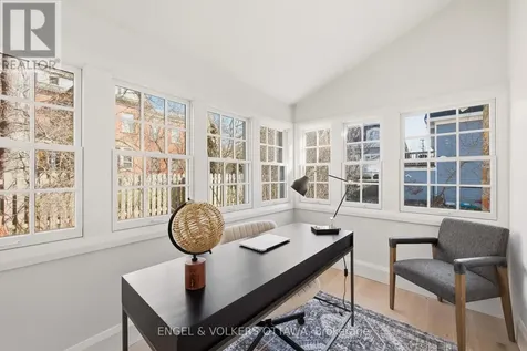 35 Mackay Street Ottawa ON K1M 2B2