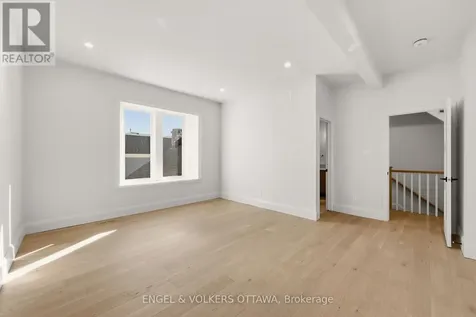 35 Mackay Street Ottawa ON K1M 2B2