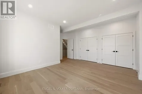 35 Mackay Street Ottawa ON K1M 2B2
