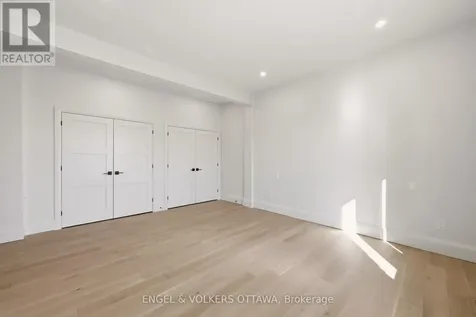 35 Mackay Street Ottawa ON K1M 2B2