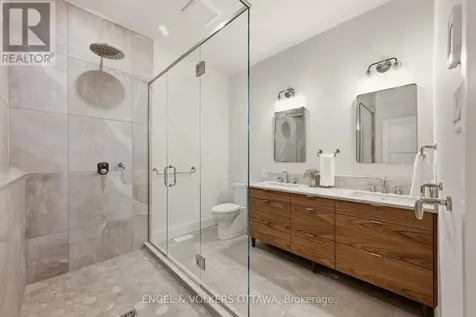 35 Mackay Street Ottawa ON K1M 2B2