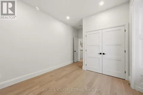 35 Mackay Street Ottawa ON K1M 2B2