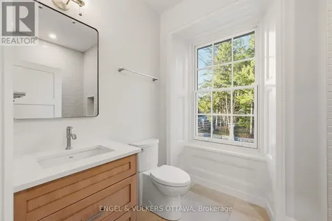 35 Mackay Street Ottawa ON K1M 2B2