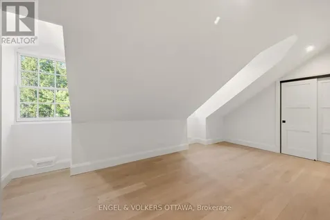 35 Mackay Street Ottawa ON K1M 2B2