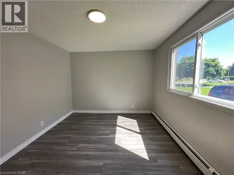 64 Oakwood Avenue Simcoe ON N3Y 1H6