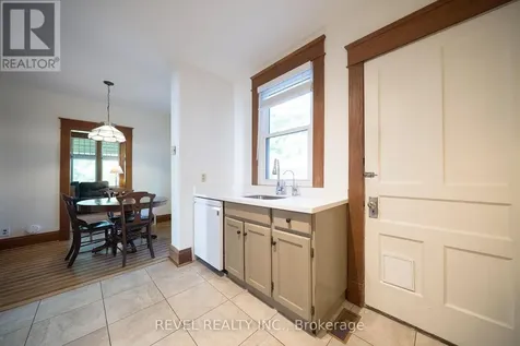 8 Abigail Avenue Brantford ON N3R 4R7