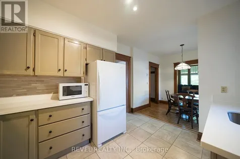 8 Abigail Avenue Brantford ON N3R 4R7