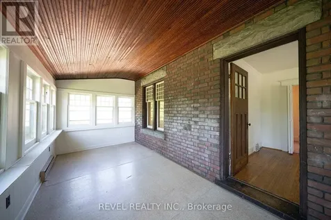 8 Abigail Avenue Brantford ON N3R 4R7