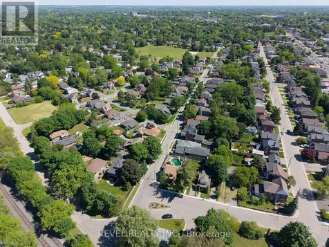 8 Abigail Avenue Brantford ON N3R 4R7