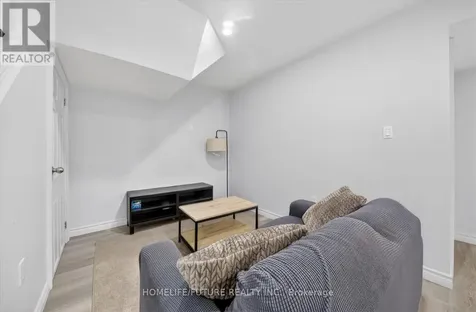 264 Holbeach Court Waterloo ON N2J 4Y7