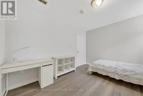 264 Holbeach Court Waterloo ON N2J 4Y7