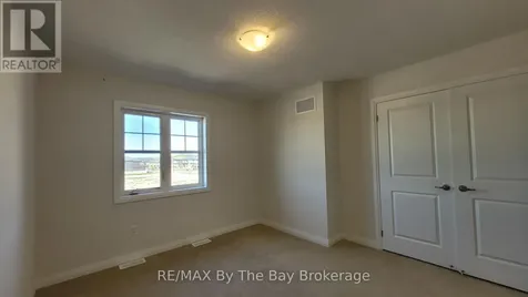 194 Union Boulevard Wasaga Beach ON L9Z 0N9