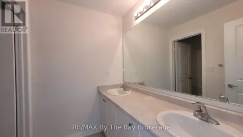 194 Union Boulevard Wasaga Beach ON L9Z 0N9
