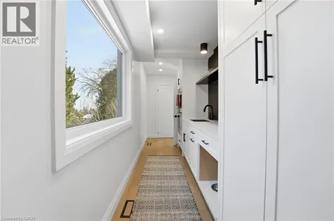 1316 Dundas Street Burlington ON L7P 0S6