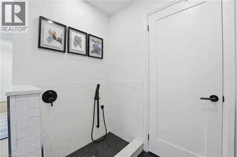 1316 Dundas Street Burlington ON L7P 0S6