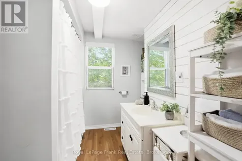 18 Armstrong Avenue Scugog ON L0B 1L0