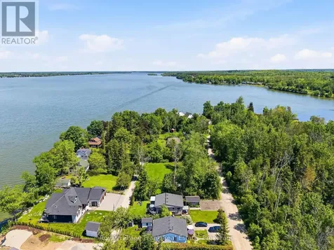 18 Armstrong Avenue Scugog ON L0B 1L0