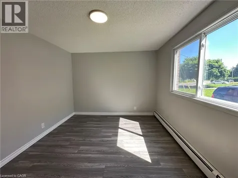 64 Oakwood Avenue Simcoe ON N3Y 1H6