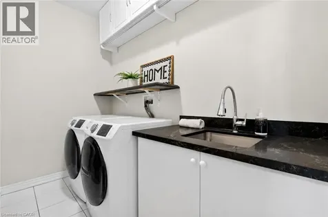 523 Terrace Way Oakville ON L6M 1N5