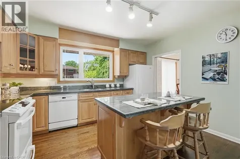 7 Braemar Place Hamilton ON L9C 1C9