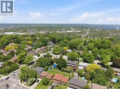 7 Braemar Place Hamilton ON L9C 1C9