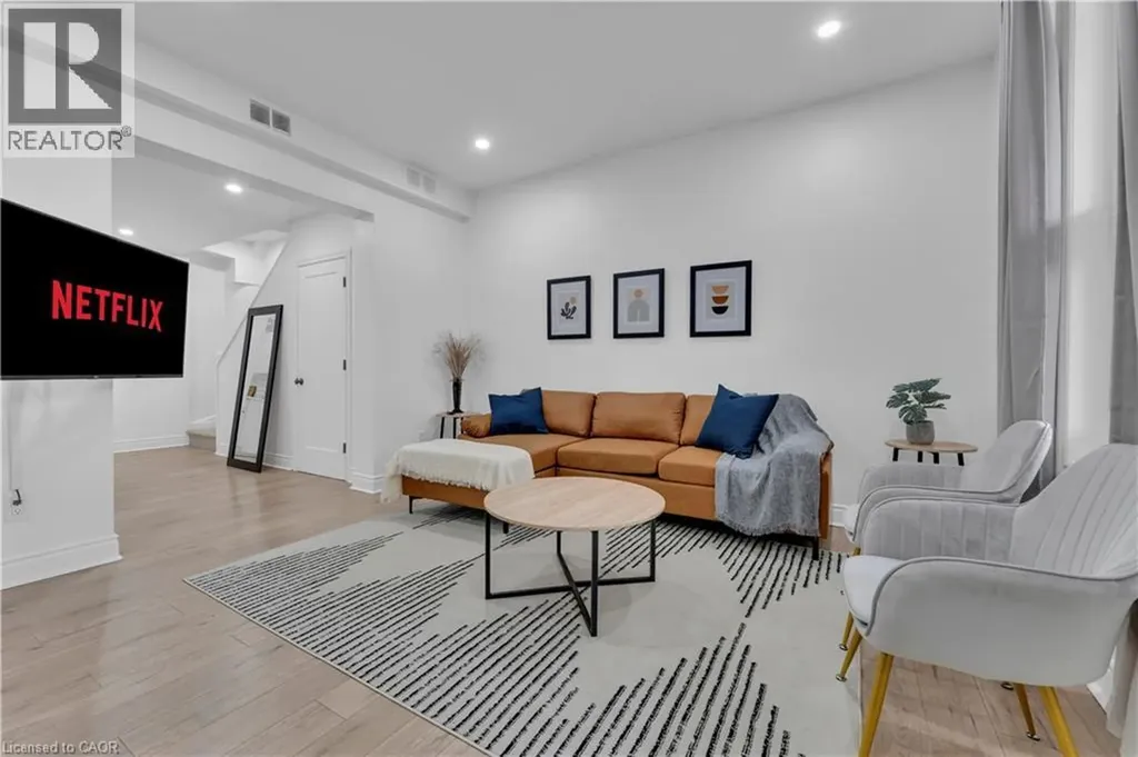 237 West Avenue North Hamilton ON L8L 5C8