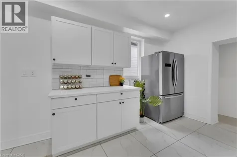 237 West Avenue North Hamilton ON L8L 5C8