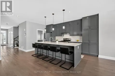 824 Contour Street Ottawa ON K1W 1G2