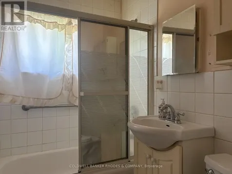 149 Sweetland Avenue Ottawa ON K1N 7V1