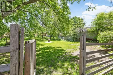 127 Brockville Street Smiths Falls ON K7A 3Y7