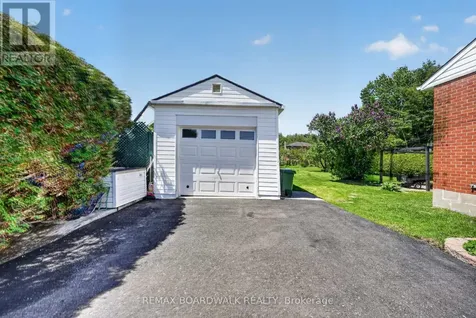 2548 Mer Bleue Road Ottawa ON K4B 1H9