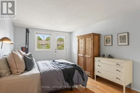 402 Montfort Street Ottawa ON K1L 8G7