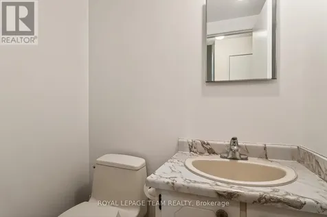 402 Montfort Street Ottawa ON K1L 8G7