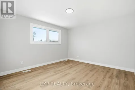 2158 Fillmore Crescent Ottawa ON K1J 6A4