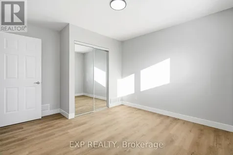 2158 Fillmore Crescent Ottawa ON K1J 6A4