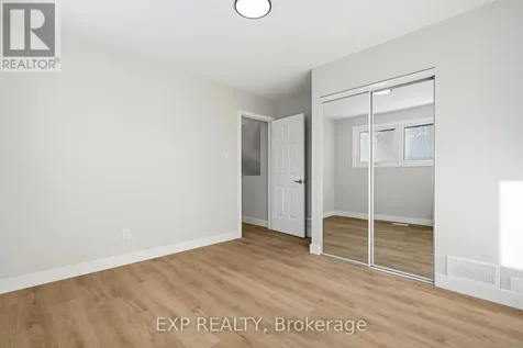 2158 Fillmore Crescent Ottawa ON K1J 6A4