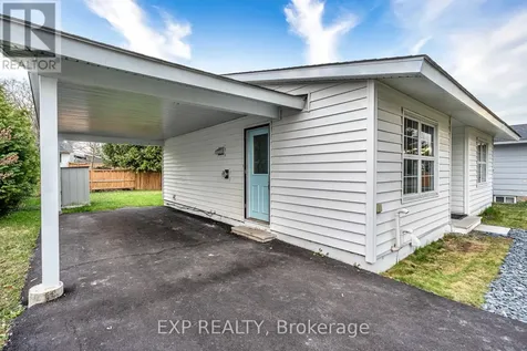 2158 Fillmore Crescent Ottawa ON K1J 6A4
