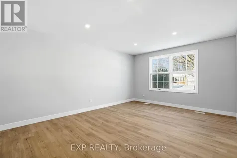 2158 Fillmore Crescent Ottawa ON K1J 6A4