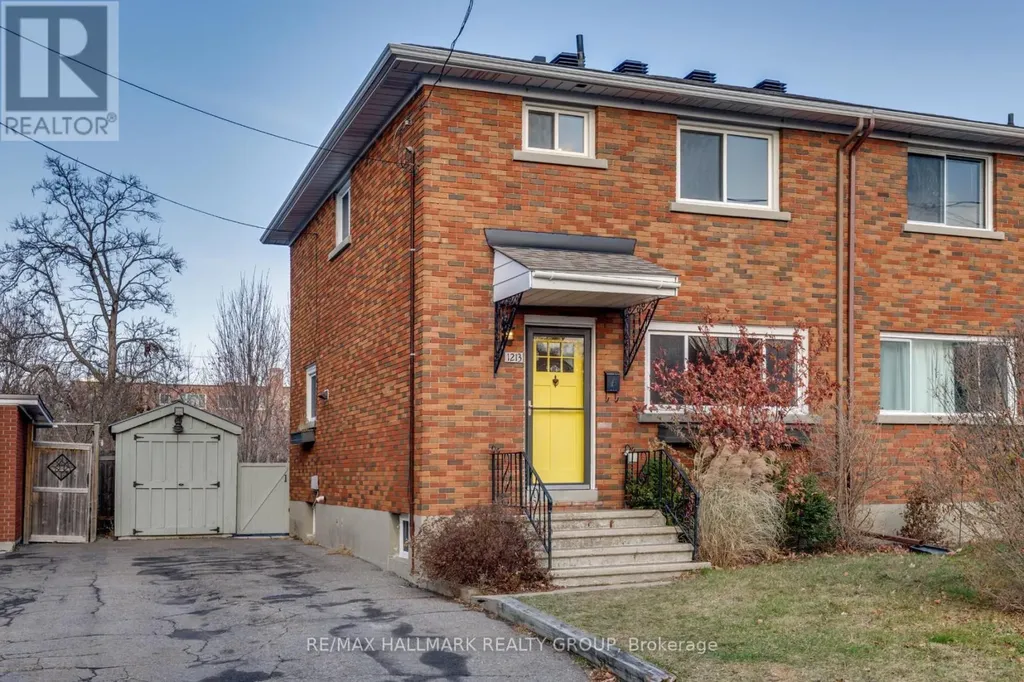 1213 Emperor Avenue Ottawa ON K1Z 8C3