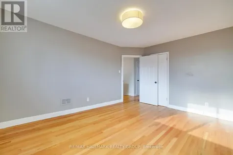 1213 Emperor Avenue Ottawa ON K1Z 8C3