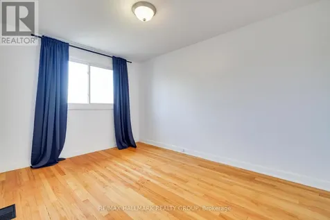 1213 Emperor Avenue Ottawa ON K1Z 8C3