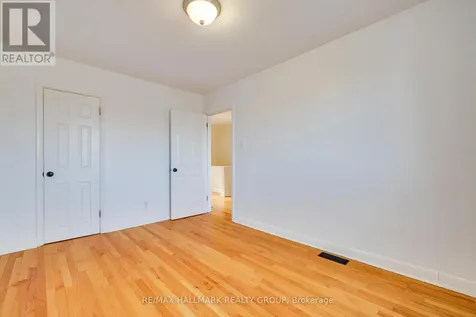 1213 Emperor Avenue Ottawa ON K1Z 8C3