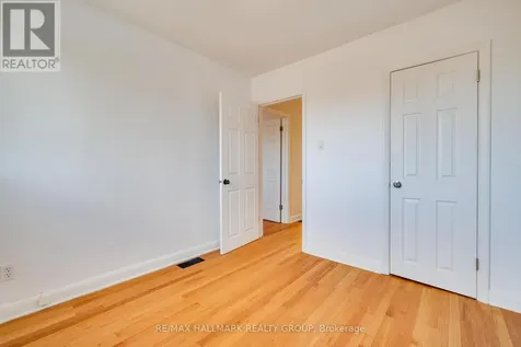 1213 Emperor Avenue Ottawa ON K1Z 8C3