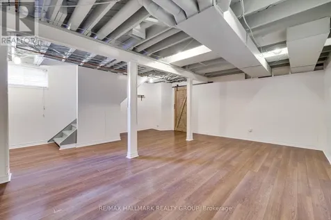 1213 Emperor Avenue Ottawa ON K1Z 8C3