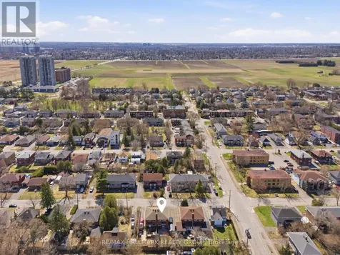 1213 Emperor Avenue Ottawa ON K1Z 8C3
