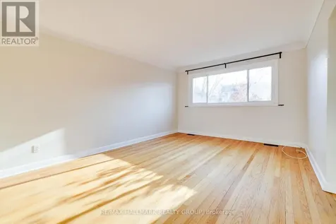 1213 Emperor Avenue Ottawa ON K1Z 8C3