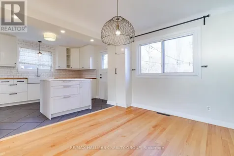 1213 Emperor Avenue Ottawa ON K1Z 8C3