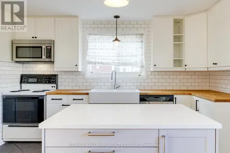 1213 Emperor Avenue Ottawa ON K1Z 8C3