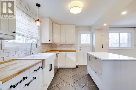 1213 Emperor Avenue Ottawa ON K1Z 8C3